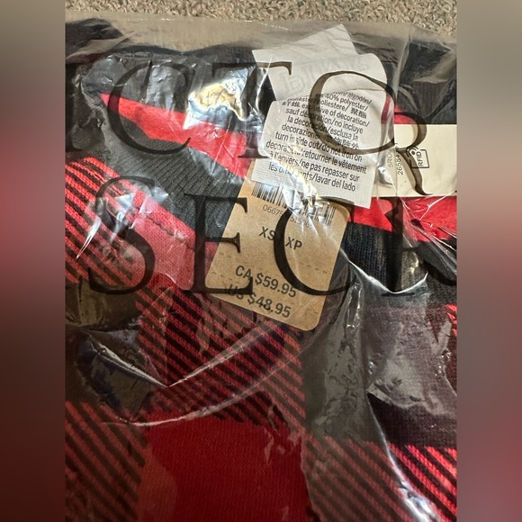 Victoria’s Secret PINK Red/ Black Buffalo Plaid Fleece Crewneck Sweater Size XS - Picture 8 of 9